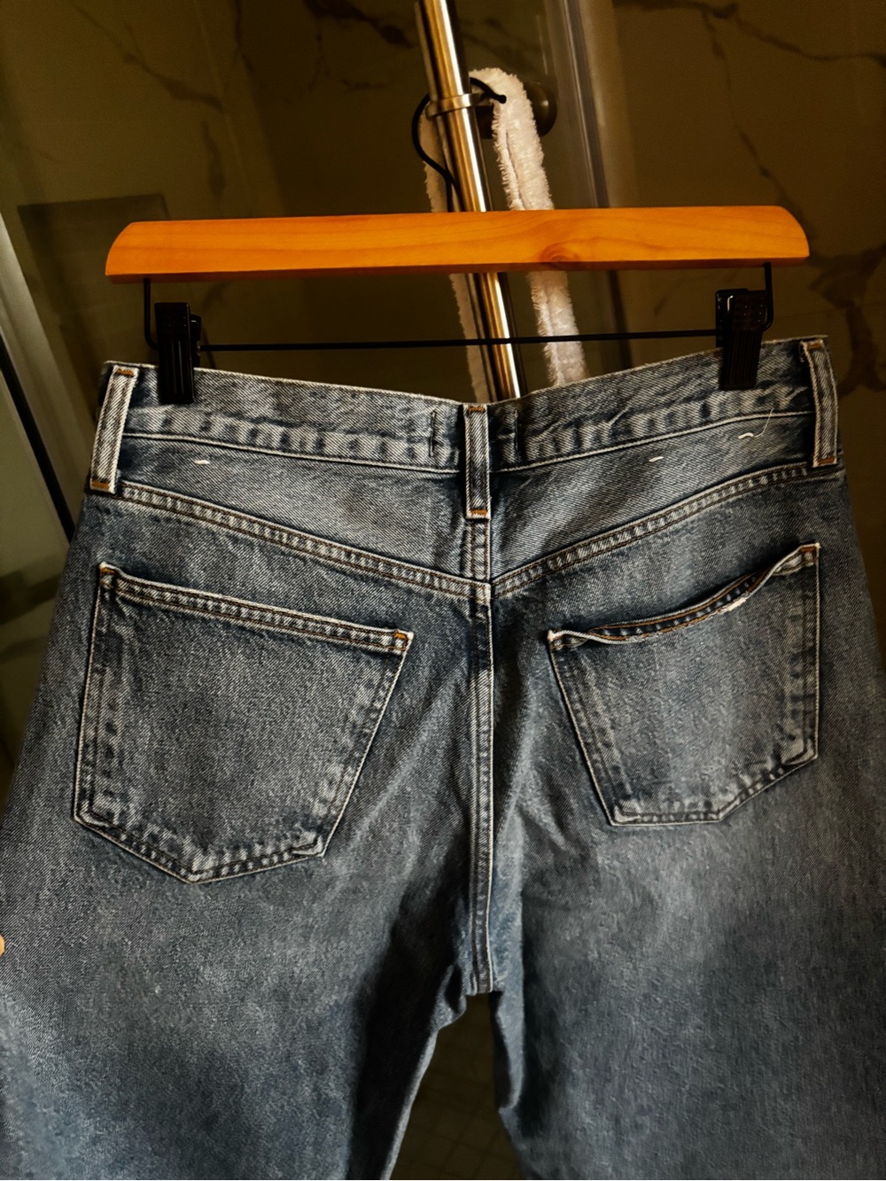 Agolde Medium Blue Vintage-Inspired Denim Jeans - Picture 4 of 6